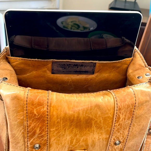 Copper River Bag Co 10” camera bag, light tan, full leather - Picture 4 of 7